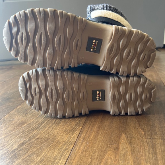 Women’s Waterproof Winter Boots - Picture 4 of 5